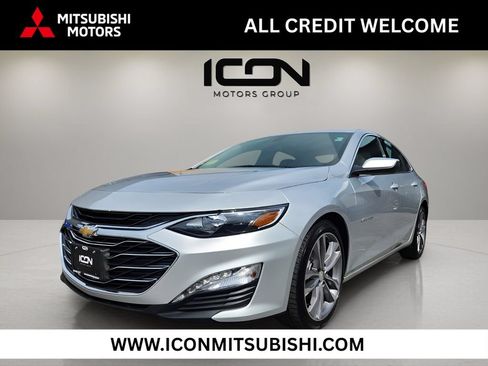 Used 2022 Chevrolet Malibu LT FWD image 1