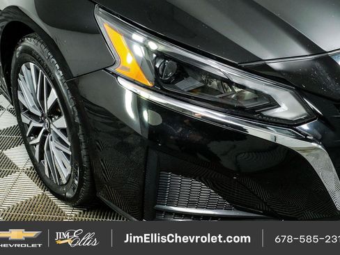 Used 2024 Nissan Altima 2.5 SV FWD image 32