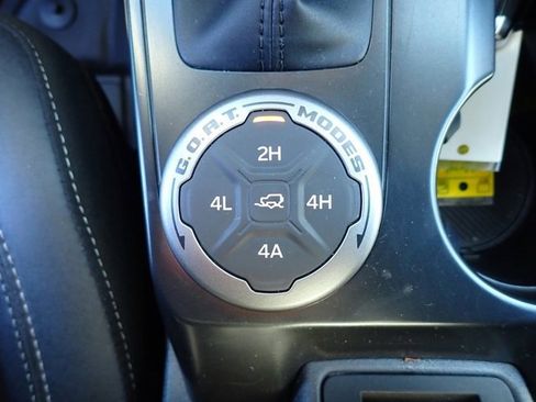 Used 2025 Ford Bronco Badlands image 24