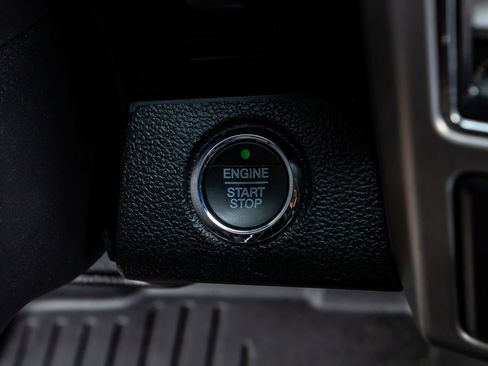 Used 2018 Ford F150 Platinum w/ Equipment Group 701A Luxury image 19