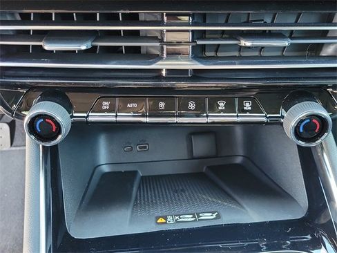 New 2026 Chevrolet Traverse LT w/ Sun and Wheel Package image 15