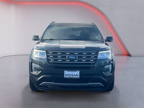 Used 2016 Ford Explorer XLT w/ Equipment Group 202A image 8