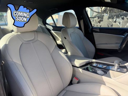 Used 2025 Genesis G70 2.5T RWD image 13