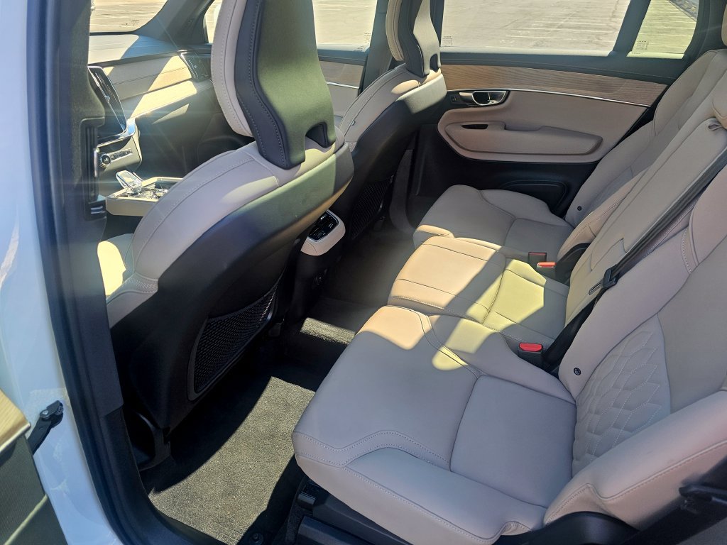 Certified 2025 Volvo XC90 B5 Plus AWD/4WD image 39