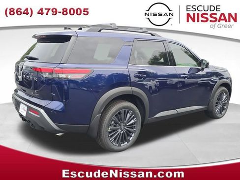 New 2026 Nissan Pathfinder SL w/ SL Premium Package AWD/4WD image 3