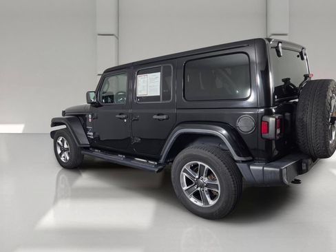 Used 2019 Jeep Wrangler Unlimited Sahara AWD/4WD image 6
