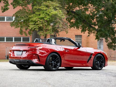 Used 2022 BMW Z4 sDrive30i w/ M Sport Package image 7