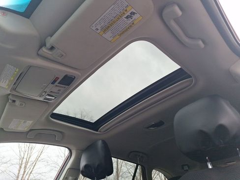 Used 2017 Subaru Outback 2.5i Limited image 29