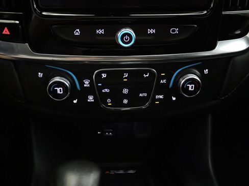 Used 2021 Chevrolet Traverse Premier AWD/4WD image 33