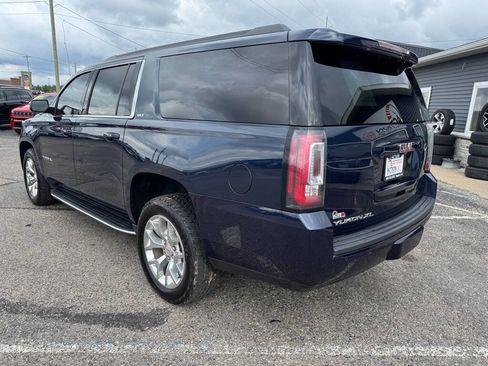 Used 2020 GMC Yukon XL SLT image 3