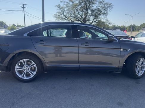 Used 2017 Ford Taurus SEL image 8