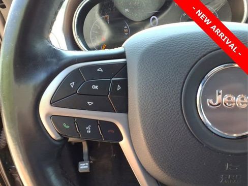 Used 2021 Jeep Grand Cherokee Limited w/ Sun & Sound Group AWD/4WD image 15