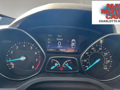 Used 2019 Ford Escape SEL image 11