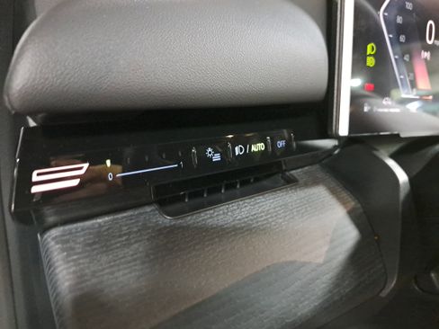 New 2026 BMW 530i w/ Premium Package image 27