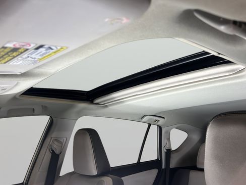 Used 2014 Toyota RAV4 XLE image 31