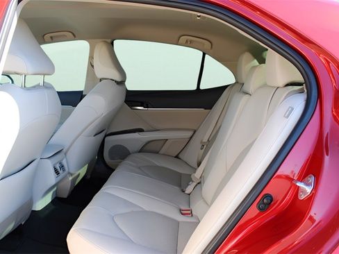 Used 2024 Toyota Camry XLE image 13