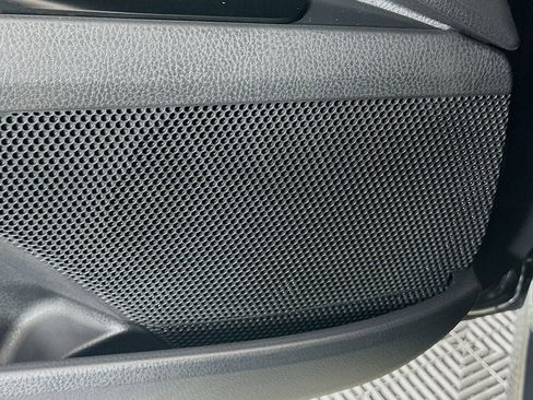 Used 2025 Toyota Camry SE image 19