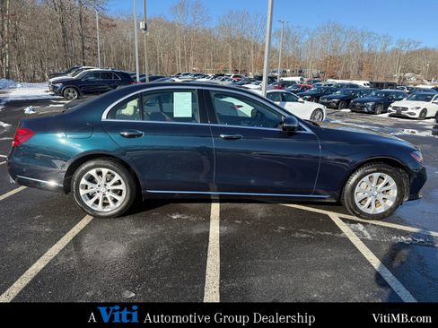 Used 2017 Mercedes-Benz E 300 4MATIC image 9
