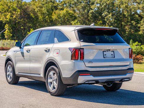 New 2026 Kia Sorento LX FWD image 3