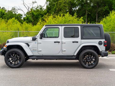 Used 2023 Jeep Wrangler Unlimited Sahara w/ Cold Weather Group AWD/4WD image 4
