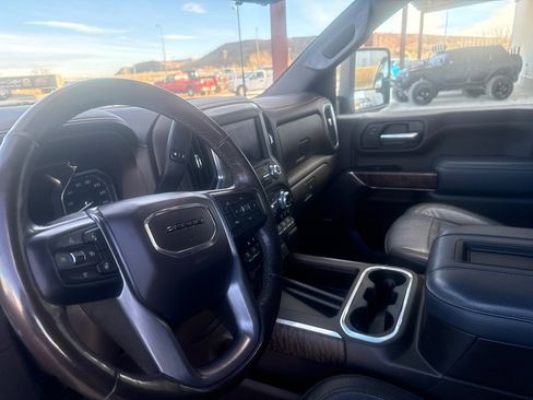 Used 2022 GMC Sierra 3500 Denali w/ Technology Package image 19