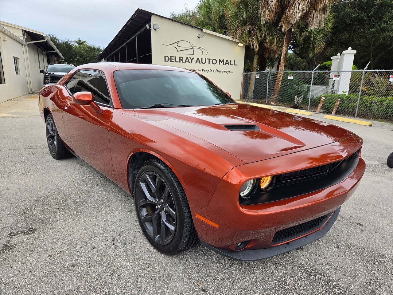 Used 2022 Dodge Challenger SXT w/ Blacktop Package RWD image 3