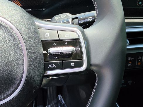 Certified 2025 Kia Sorento EX FWD image 32