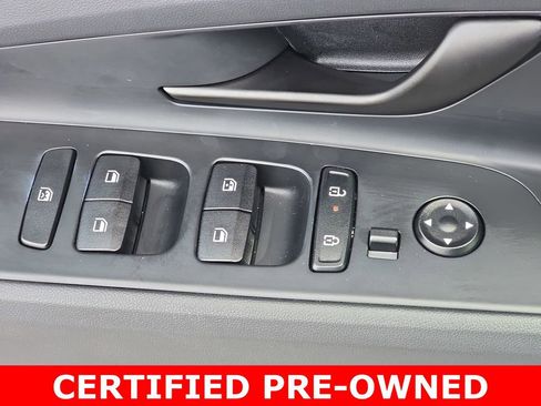 Certified 2025 Hyundai Elantra Sport image 28