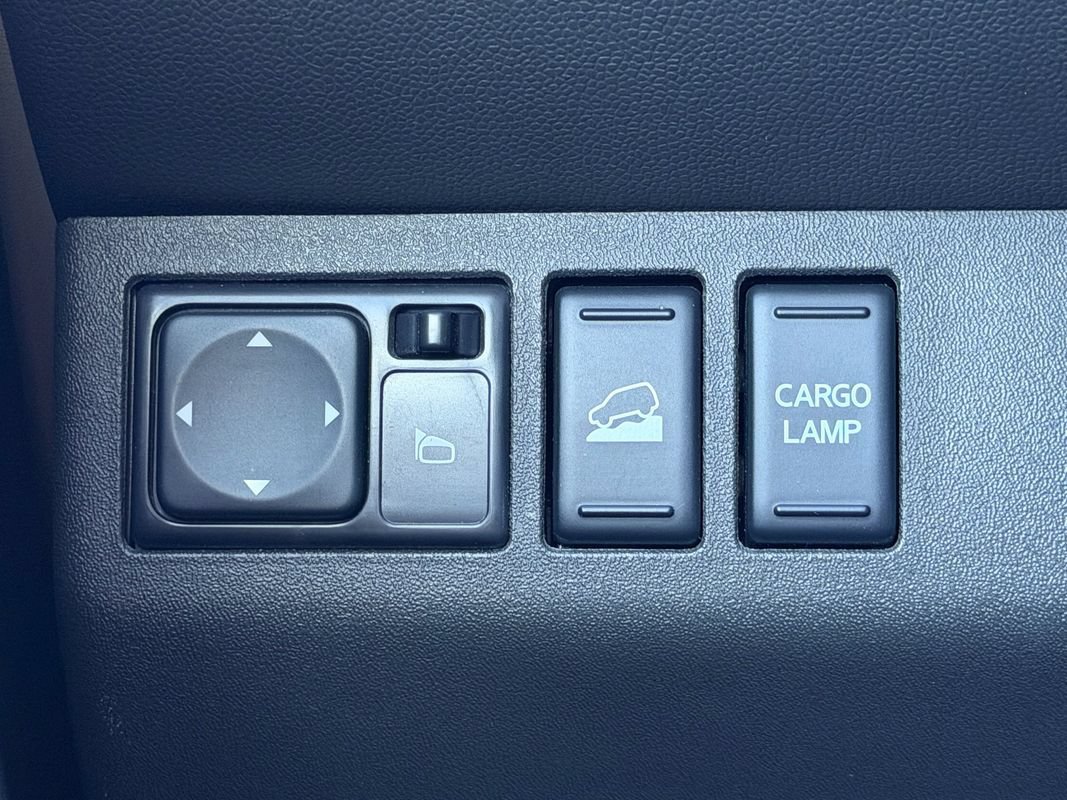 Used 2017 Nissan Frontier SV w/ SV Value Truck Package AWD/4WD image 22