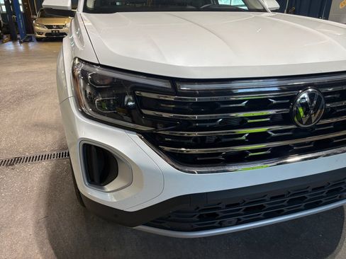 Certified 2026 Volkswagen Atlas SEL AWD/4WD image 24