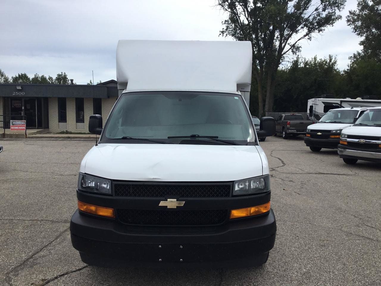 Used 2020 Chevrolet Express 3500 w/ Power Convenience Package RWD image 2