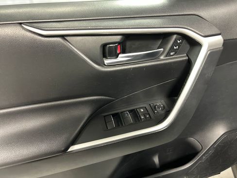 Used 2019 Toyota RAV4 XLE Premium w/ Cold Weather Package AWD/4WD image 12