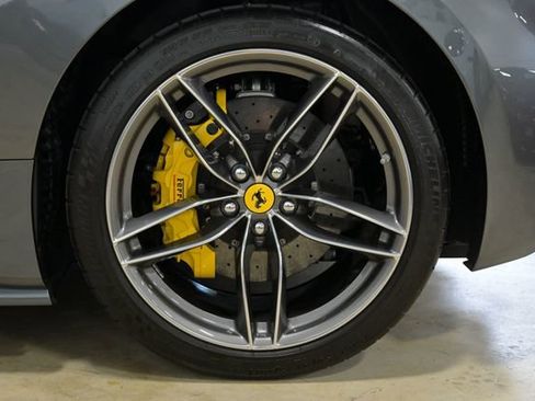 Used 2018 Ferrari 488 Spider image 11