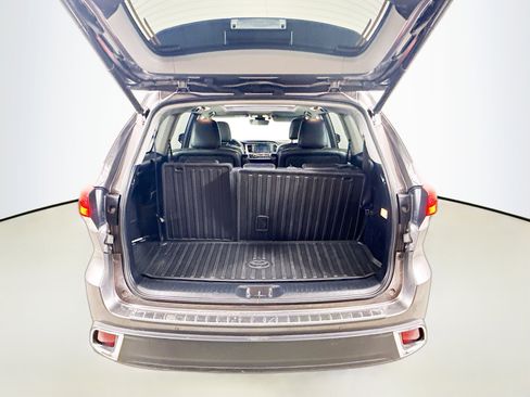 Used 2018 Toyota Highlander Limited Platinum image 27