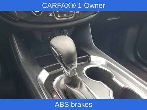 Used 2021 Chevrolet Traverse LS image 27