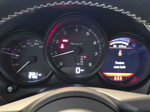 Used 2025 Porsche Macan Turbo AWD/4WD image 27