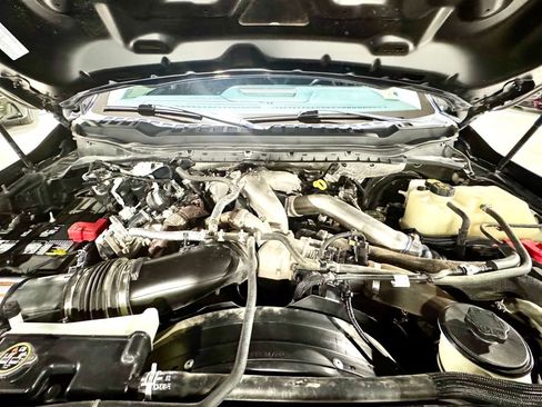 Used 2023 Ford F250 Lariat w/ Chrome Package image 12