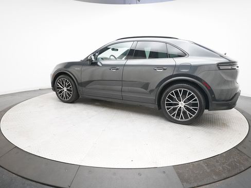 Used 2024 Porsche Macan 4 Electric image 11