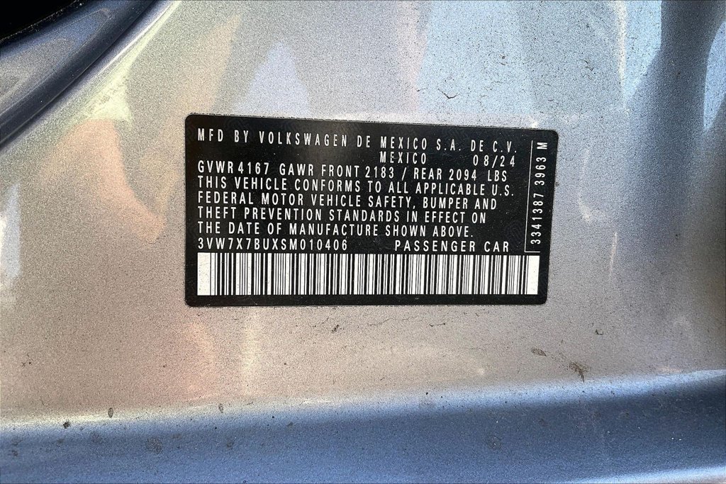 Used 2025 Volkswagen Jetta SE FWD image 18