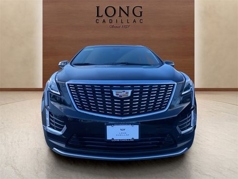 Certified 2025 Cadillac XT5 Premium Luxury image 8