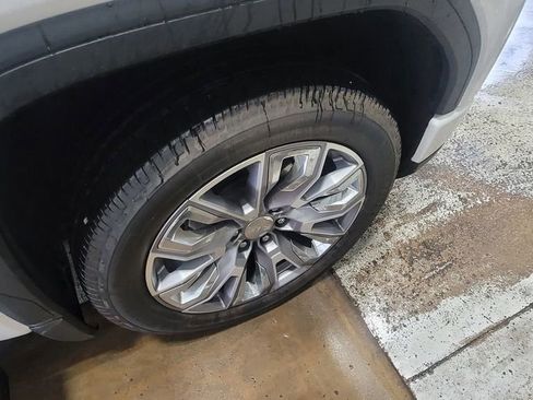Used 2023 GMC Sierra 1500 Denali AWD/4WD image 2
