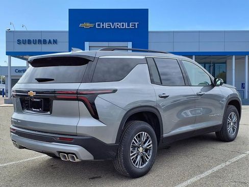 New 2026 Chevrolet Traverse LT w/ Driver Confidence Package AWD/4WD image 4