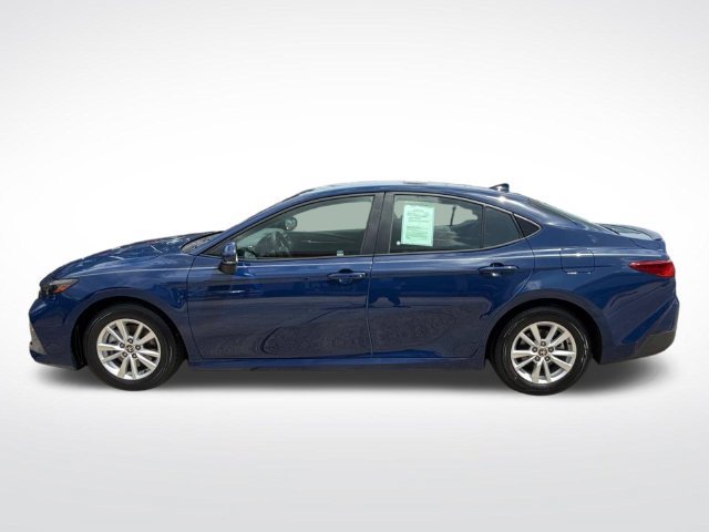 Used 2025 Toyota Camry LE FWD image 5