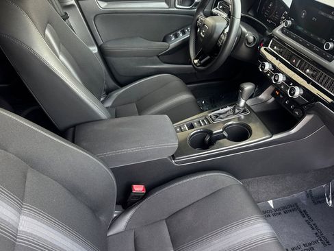 Used 2025 Honda Civic Sport image 15