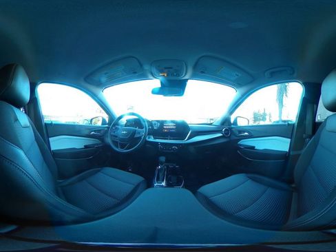 Used 2025 Chevrolet Trax LT image 43