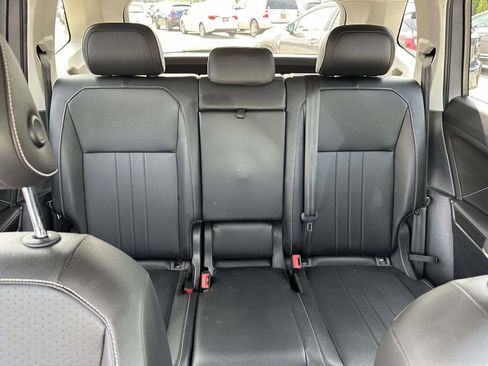Used 2022 Volkswagen Tiguan SE AWD/4WD image 13