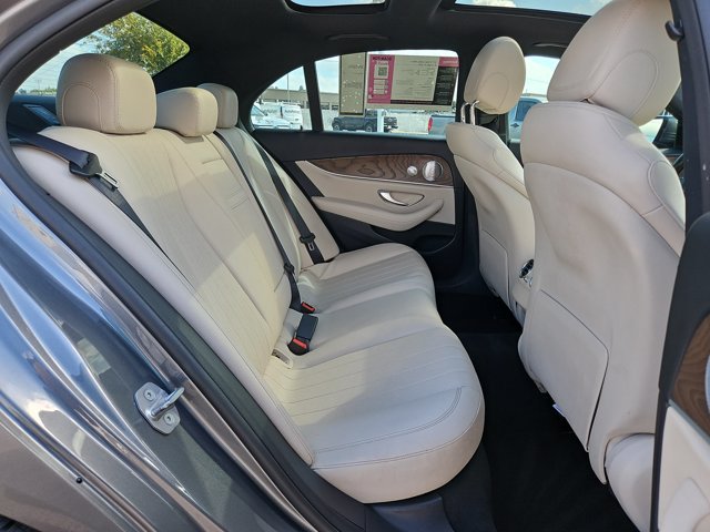 Used 2018 Mercedes-Benz E 300 image 21