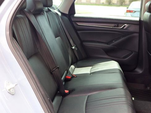 Used 2021 Honda Accord Touring image 19
