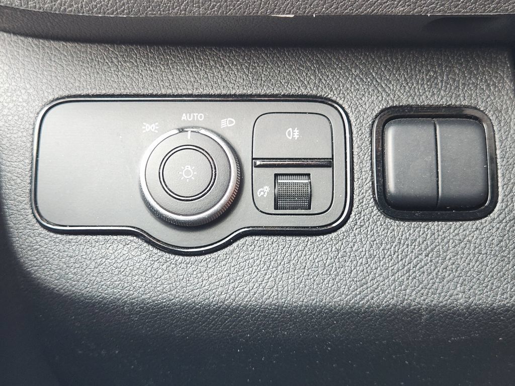 Used 2023 Mercedes-Benz Sprinter 2500 image 23