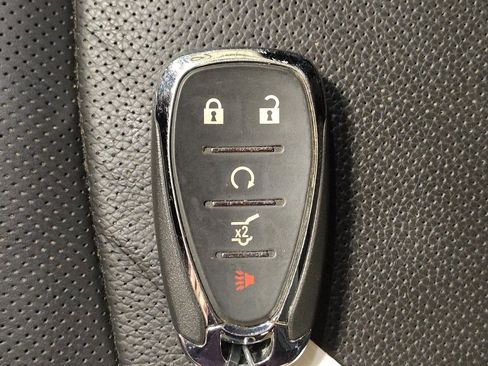 Used 2021 Chevrolet Equinox Premier FWD image 32